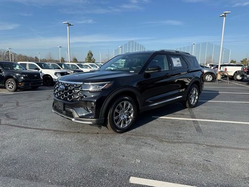 New 2026 Ford Explorer Platinum image 3