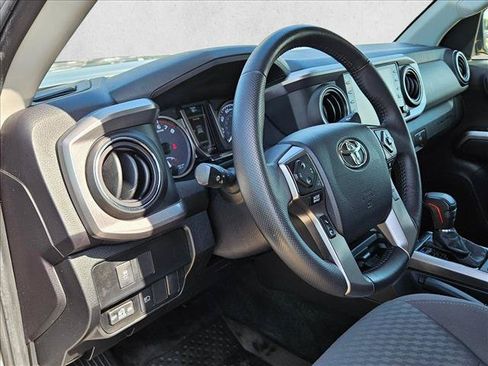 Used 2022 Toyota Tacoma SR5 RWD image 10