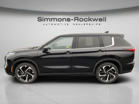 Used 2024 Mitsubishi Outlander SE AWD/4WD image 2