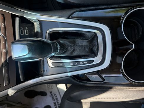 Used 2018 Ford Edge Titanium w/ Equipment Group 301A FWD image 17