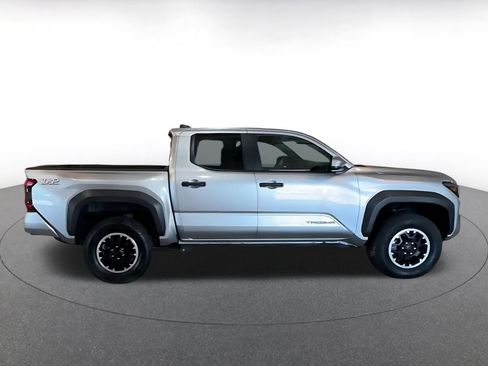 Used 2025 Toyota Tacoma TRD Off-Road image 16