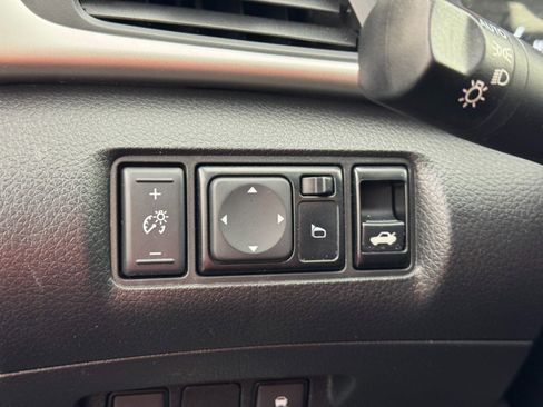 Used 2019 Nissan Sentra SV image 16