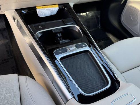 New 2025 Mercedes-Benz GLB 250 GLB 250 image 9