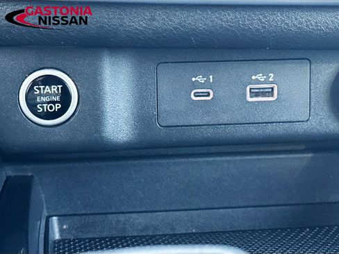 Used 2023 Nissan Rogue SV image 25