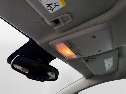 Used 2020 Buick Encore Preferred image 27