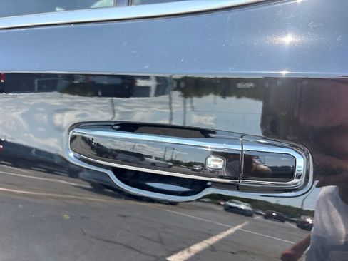 New 2026 GMC Yukon Denali w/ Denali Reserve Package AWD/4WD image 10