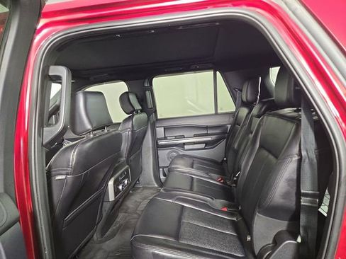 Used 2019 Ford Expedition XLT w/ Equipment Group 201A AWD/4WD image 16