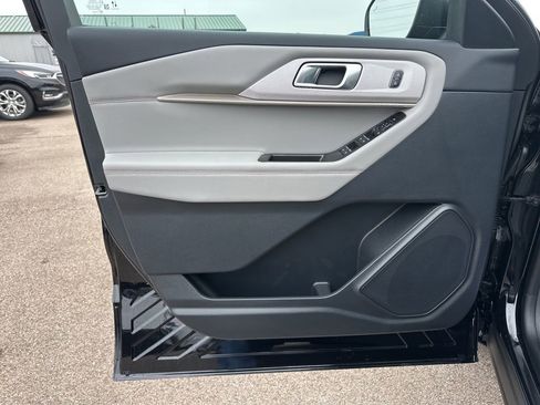 New 2026 Ford Explorer Active w/ Active Comfort Package image 25