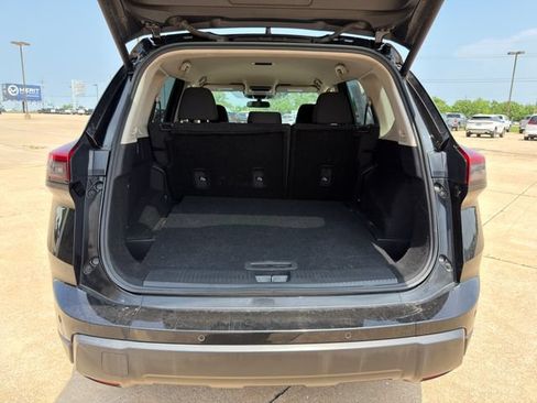 Used 2025 Nissan Rogue SV FWD image 14