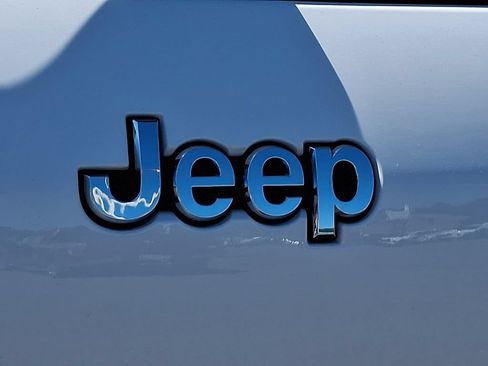 Used 2023 Jeep Grand Cherokee L Limited AWD/4WD image 30