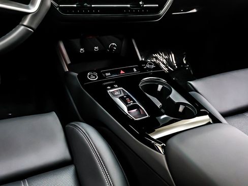 New 2025 Audi Q6 e-tron Premium Plus image 6