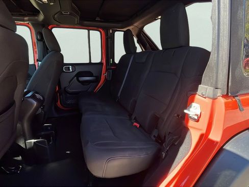 Used 2018 Jeep Wrangler Unlimited Sport S image 13