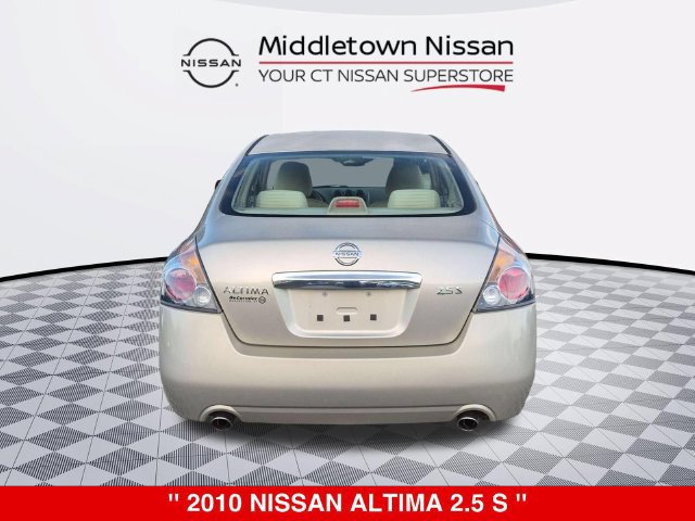 Used 2010 Nissan Altima 2.5 S w/ Convenience Pkg FWD image 4