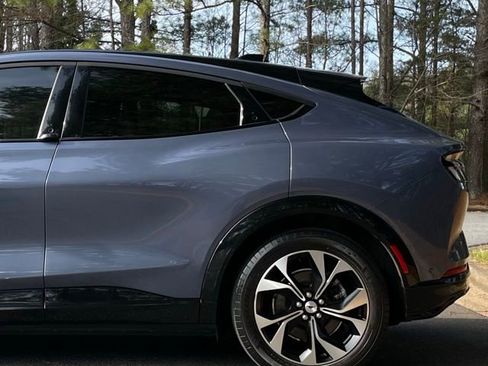 Used 2021 Ford Mustang Mach-E Premium image 5