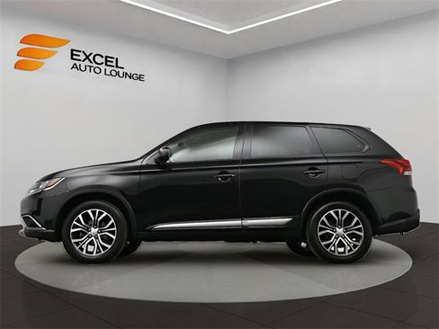 Used 2018 Mitsubishi Outlander SE image 31