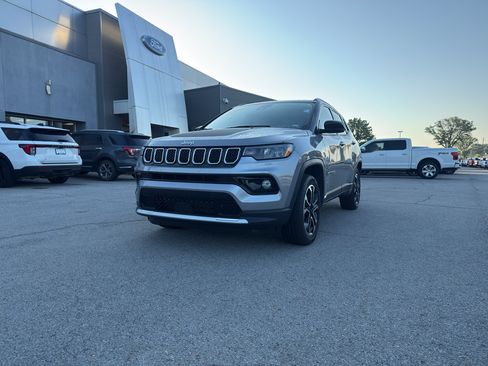 Used 2024 Jeep Compass Limited AWD/4WD image 1