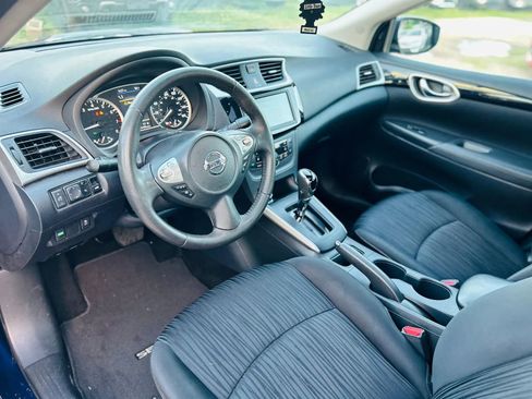Used 2019 Nissan Sentra SV w/ Special Edition Package FWD image 2