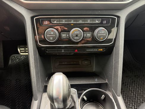 Used 2023 Volkswagen Atlas SEL Premium image 17