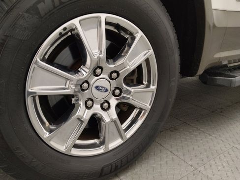 Used 2015 Ford F150 Lariat image 31