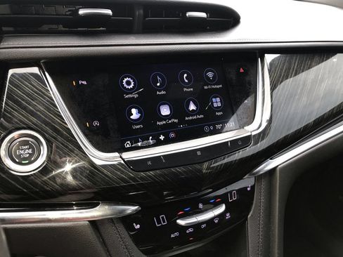 Used 2021 Cadillac XT6 Premium Luxury FWD image 16
