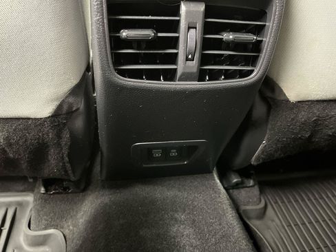 Used 2022 Toyota Corolla Cross LE AWD/4WD image 10