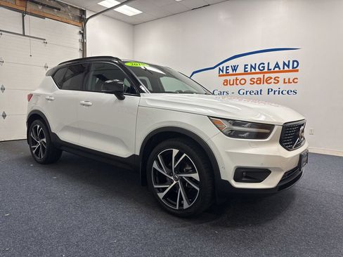 Used 2019 Volvo XC40 T5 R-Design AWD/4WD image 4