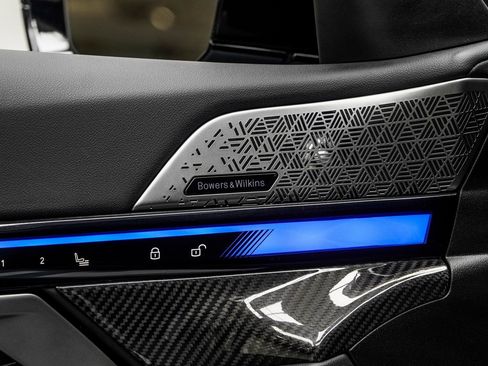 Used 2025 BMW i5 M60 w/ Premium Package image 33