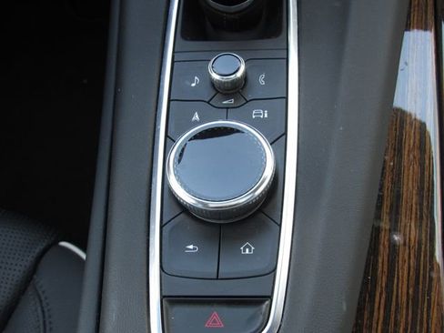 Used 2021 Cadillac Escalade ESV Premium Luxury w/ LPO, Radiant Package AWD/4WD image 33