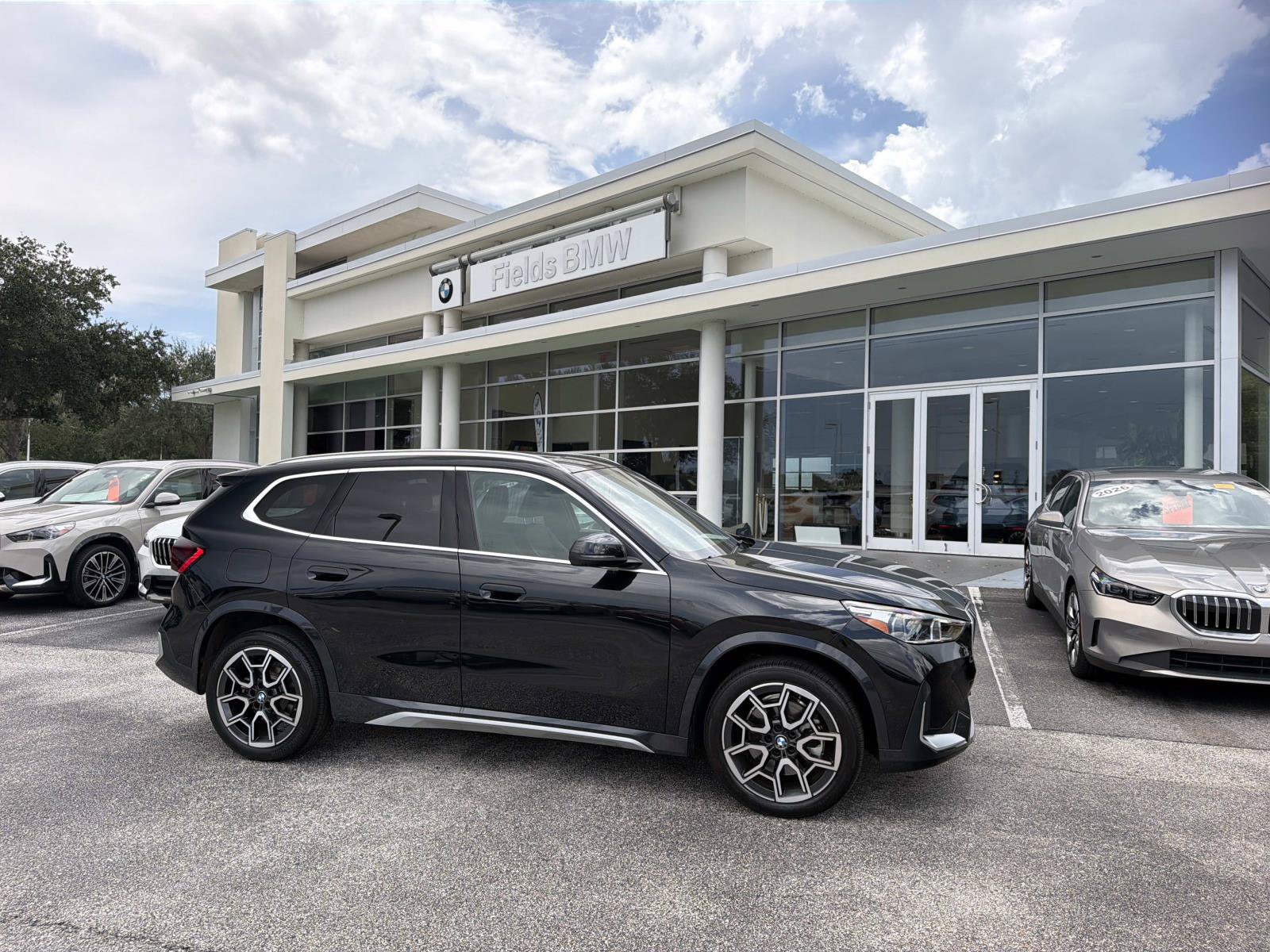 Used 2026 BMW X1 xDrive28i AWD/4WD image 1