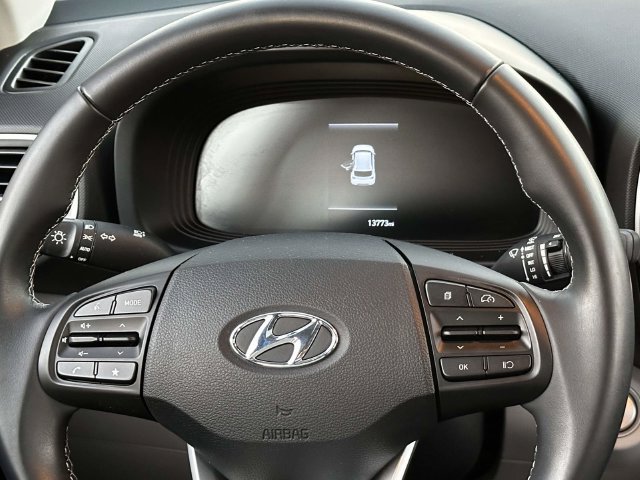 Used 2024 Hyundai Venue SEL FWD image 24