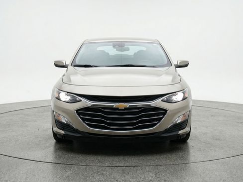 Used 2024 Chevrolet Malibu LT FWD image 2