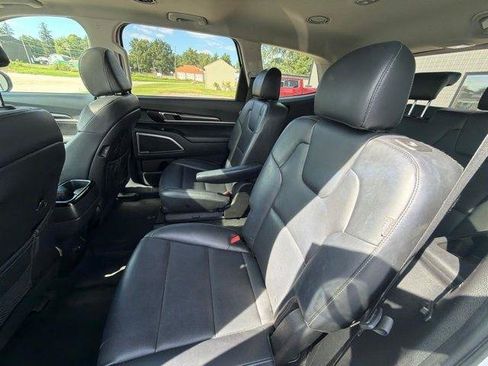 Used 2025 Kia Telluride S AWD/4WD image 8