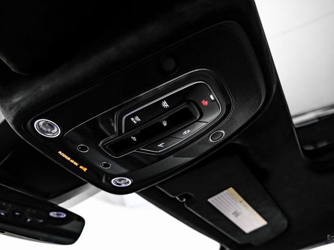 Used 2021 Lamborghini Urus image 42