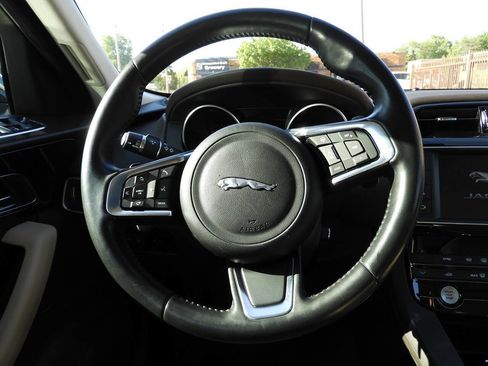 Used 2018 Jaguar F-PACE Prestige AWD/4WD image 21
