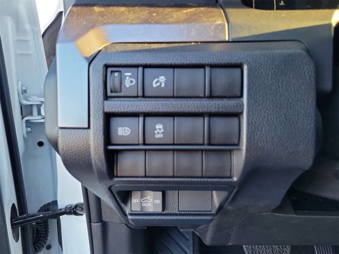 Certified 2025 Toyota Tacoma SR5 image 21