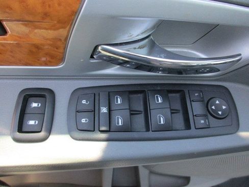 Used 2010 Chrysler Town & Country Limited w/ Entertainment Group #3 image 17