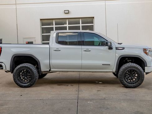 Used 2022 GMC Sierra 1500 Elevation w/ Driver Alert Package I image 11