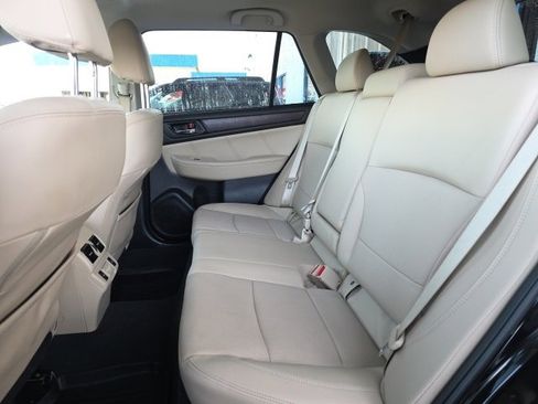 Used 2018 Subaru Outback 3.6R Limited image 16