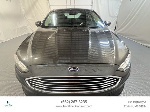 Used 2019 Ford Fusion SE FWD image 2
