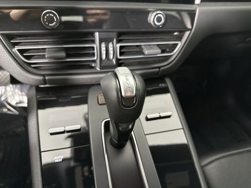 Certified 2024 Porsche Macan S w/ Premium Plus Package AWD/4WD image 32