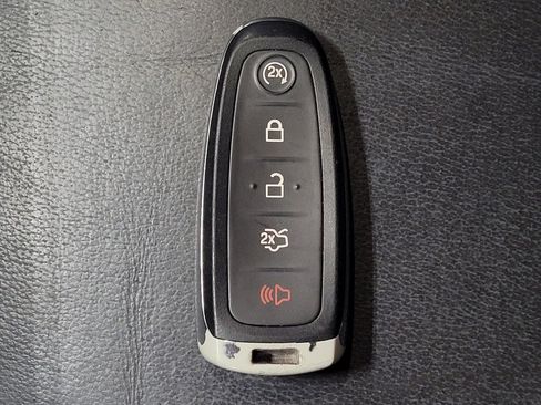 Used 2017 Ford Escape Titanium AWD/4WD image 32