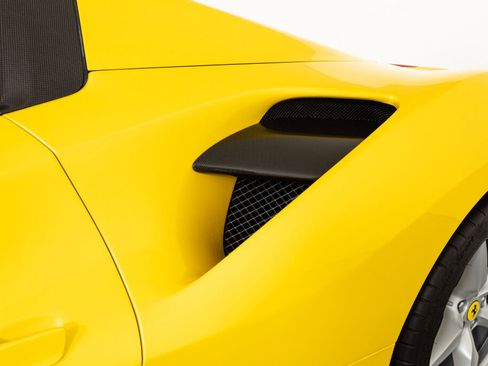 Certified 2019 Ferrari 488 Spider RWD image 11