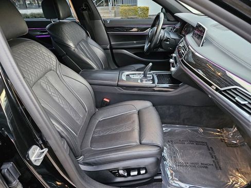 Used 2021 BMW 740i w/ M Sport Package image 22