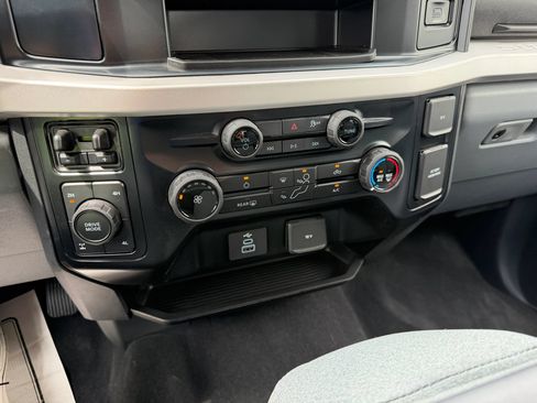 Used 2025 Ford F350 XLT AWD/4WD image 18