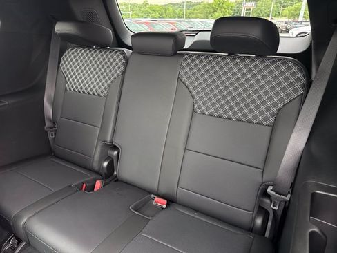 Used 2025 GMC Acadia Denali w/ Super Cruise Package FWD image 7