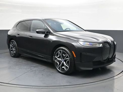 Used 2022 BMW iX xDrive50 AWD/4WD image 2