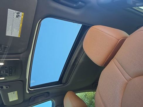 Certified 2019 Toyota Avalon Limited image 29