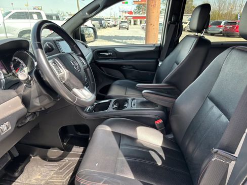 Used 2019 Dodge Grand Caravan GT image 17