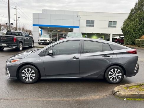 Used 2020 Toyota Prius Prime Limited image 4