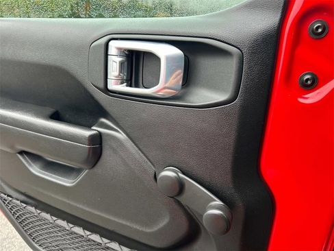 Used 2022 Jeep Wrangler Unlimited Sport image 22